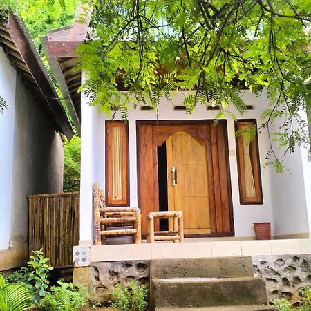 Diki Bungalows Kuta  外观 照片